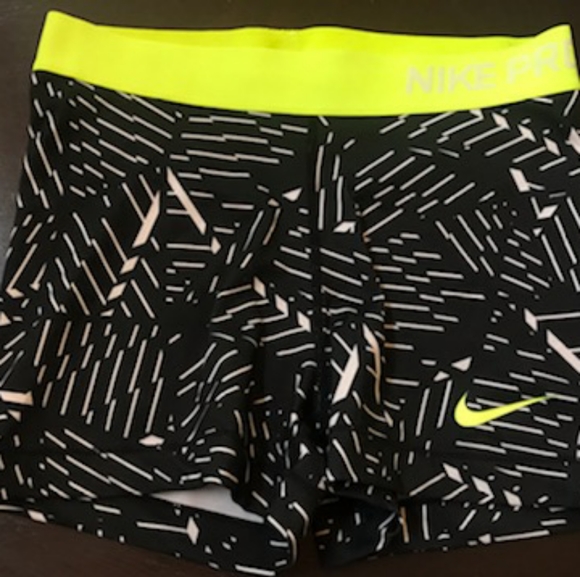 Womans Nike Pro Compression Short - Picture 1 of 3